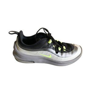 Nike Air Max Axis Running kids Shoes size 3Y